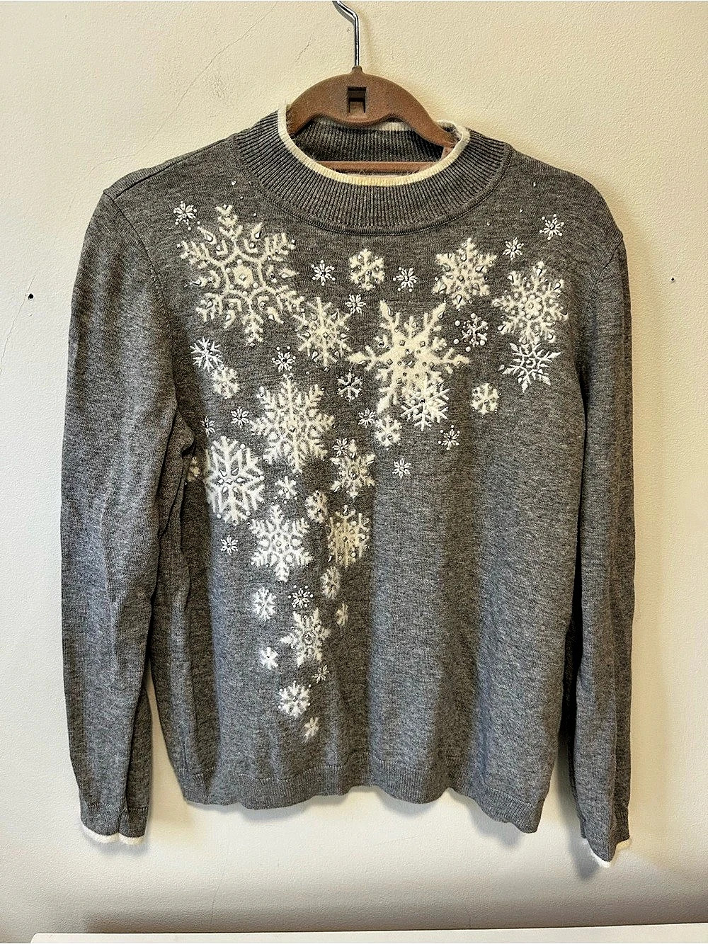 Alfred Dunner Snowflake Pearl Heathered Sweater Gray & White Medium